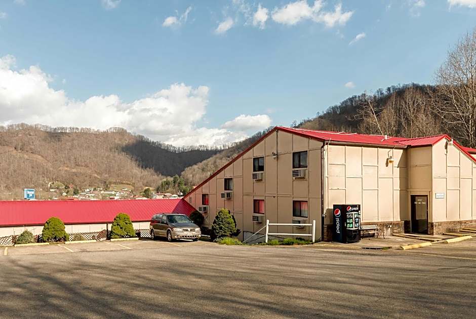 Chapmanville Inn