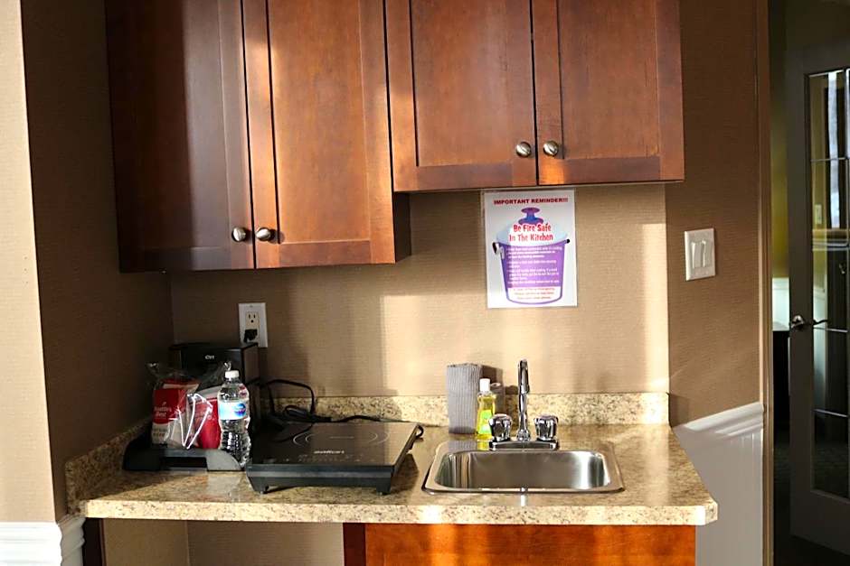 Nomad Hotel & Suites