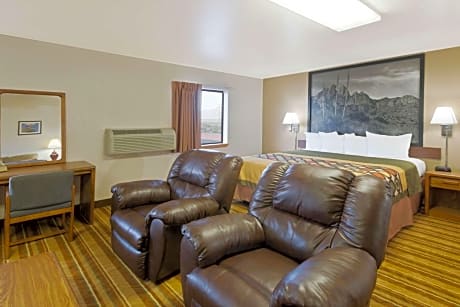 King Studio Suite - Non-Smoking