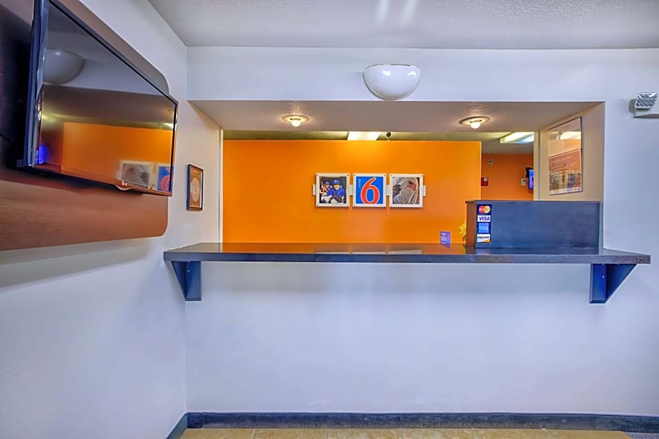 Motel 6-Percival, IA