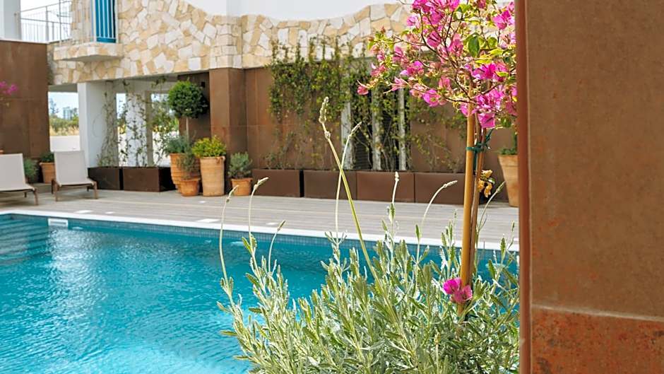 Larnaca LIV & CO Suites