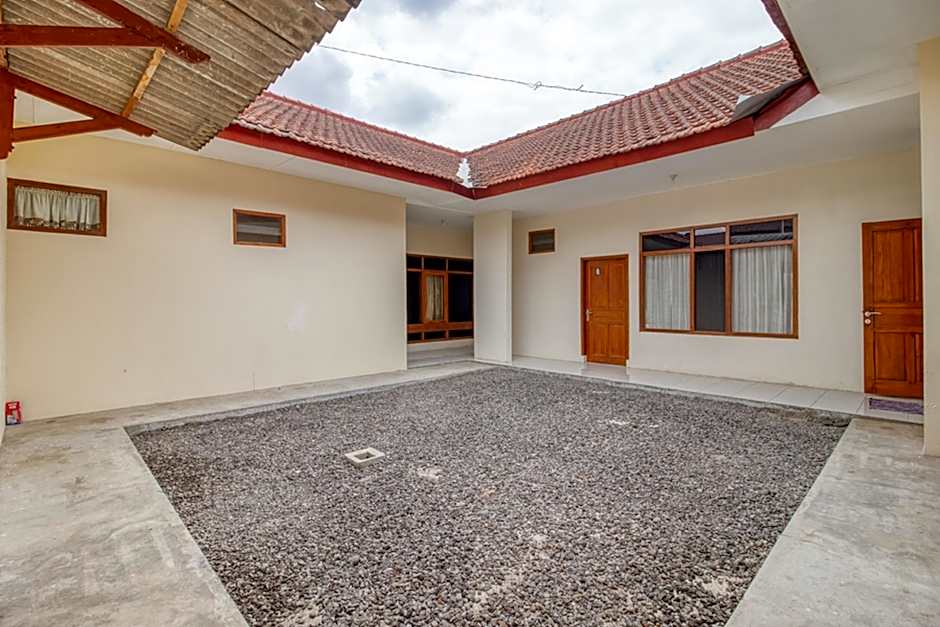 RedDoorz near Universitas Gajah Mada