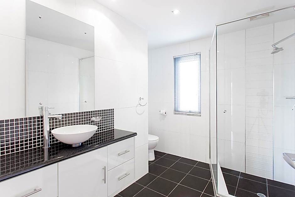 Spinnakers by Rockingham Apartments