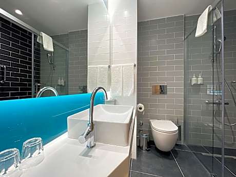 Standard Twin Room with Free Breakfast