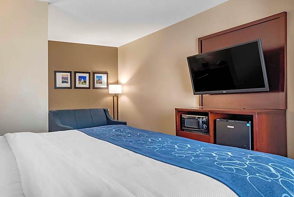Comfort Suites  Pell CIty near Logan Martin Lake