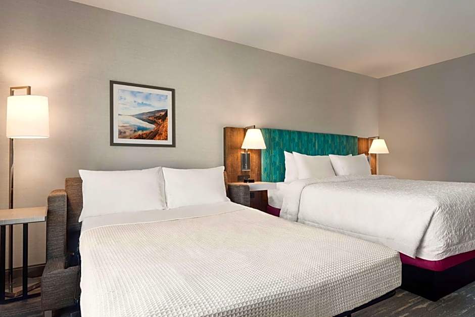 Hampton Inn & Suites Kelowna, British Columbia, Canada