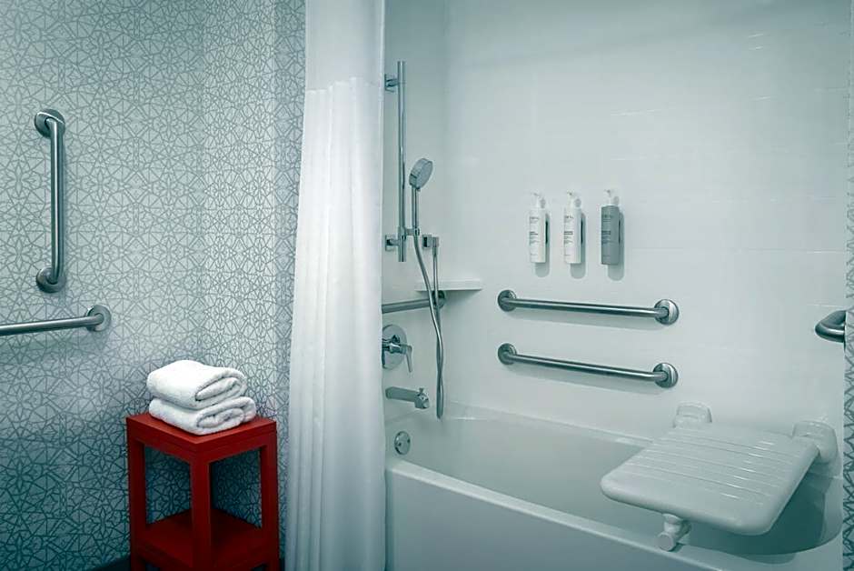 Hampton Inn & Suites Naples South