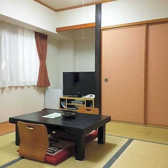 Shinmaebashi Station Hotel