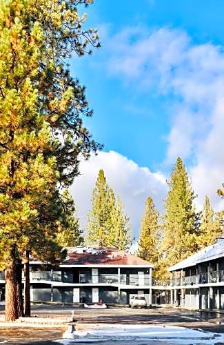 Travelodge by Wyndham Big Bear Lake CA