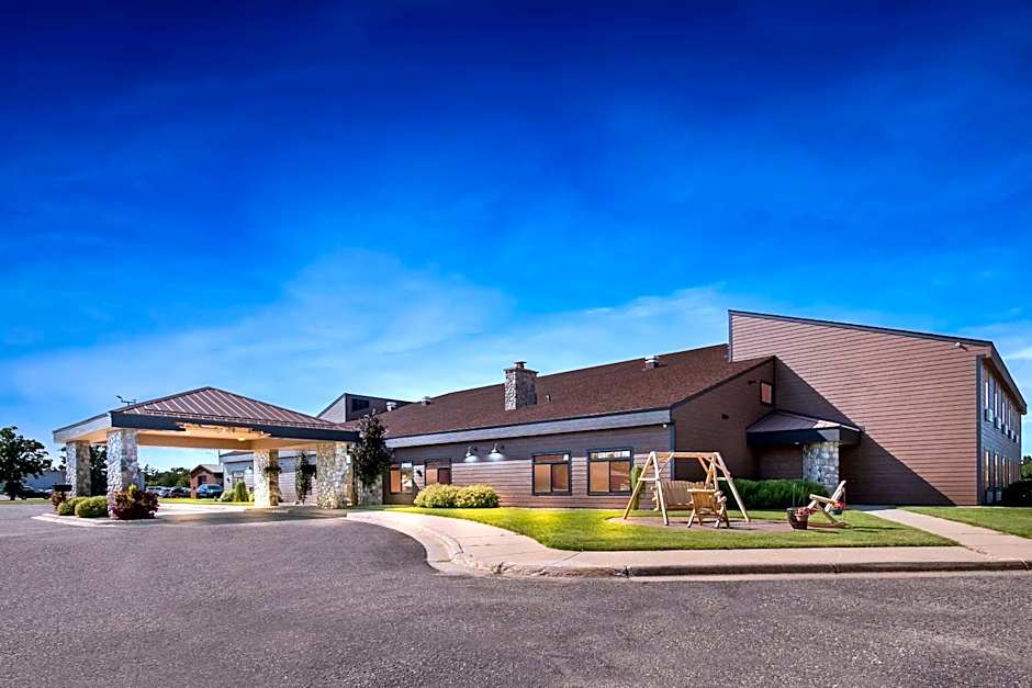 Heartland Inn & Suites, SureStay Collection by Best Western