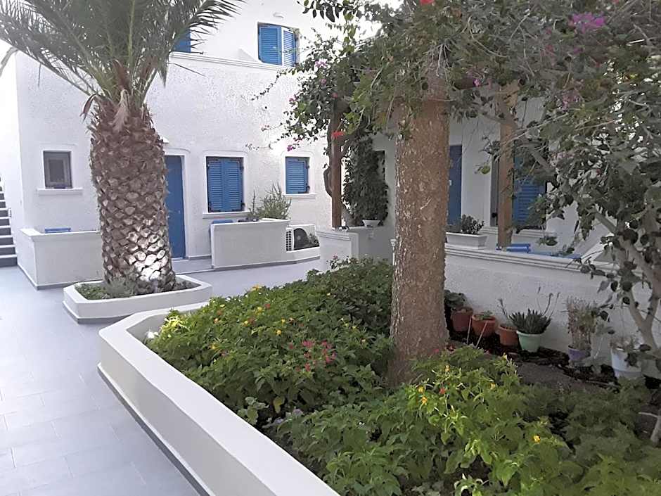 Azalea Studios & Apartments – Kamari, UT