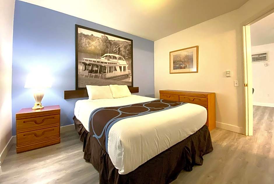 Super 8 by Wyndham Sicamous