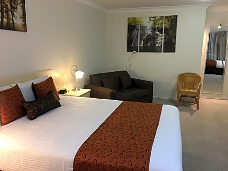 Tuckerbox Motor Inn
