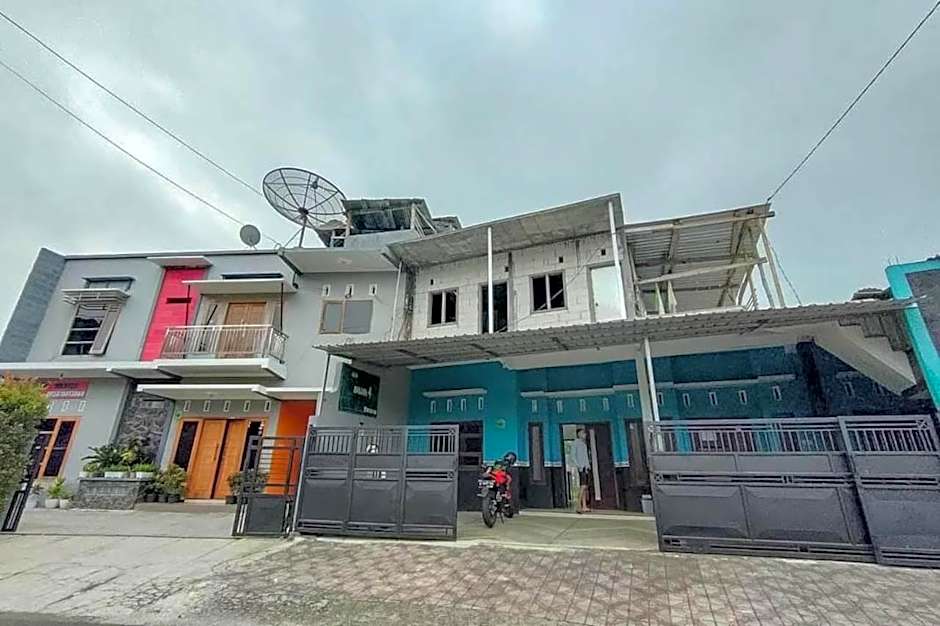 Villa Ghazani 4 at Desa Wisata Songgokerto – Batu, MO