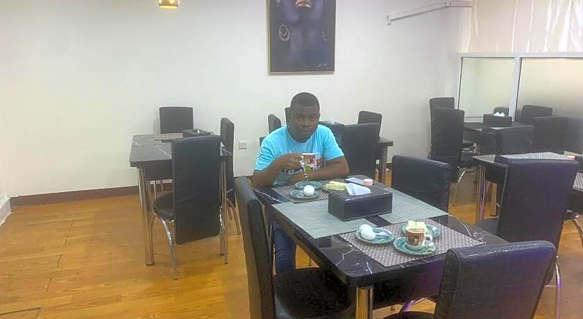 OYO 271 Parasol Hotel