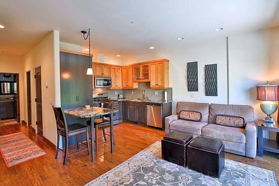 Columbia Cliff Villas