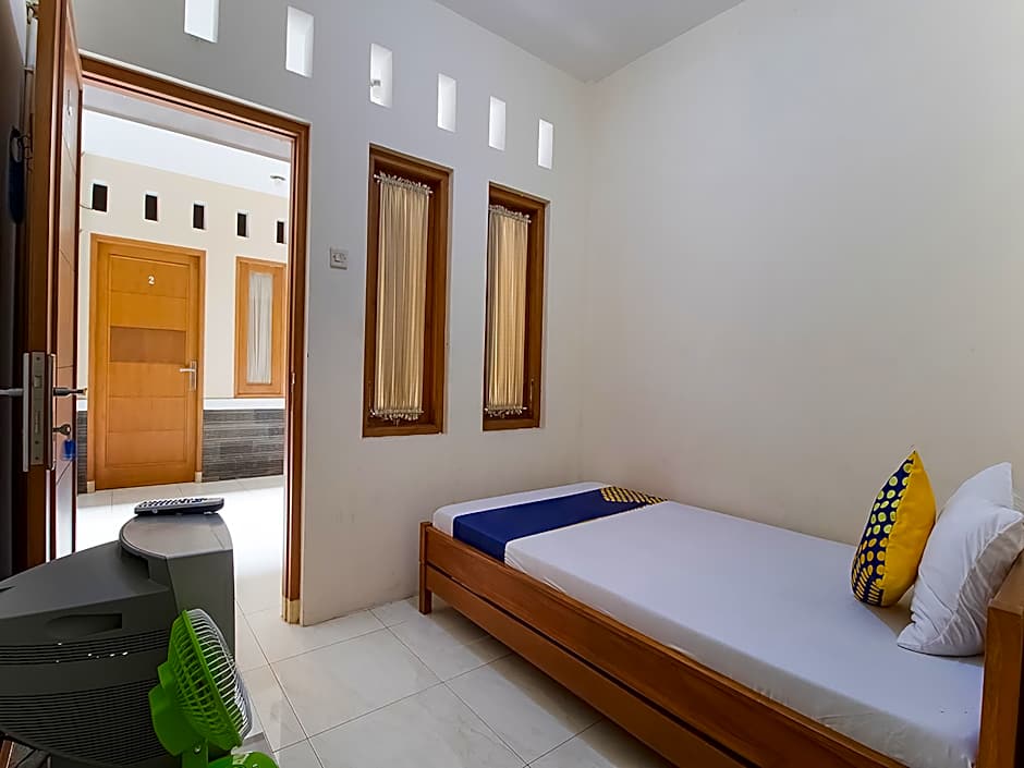 OYO 1982 Golf Papa Costel