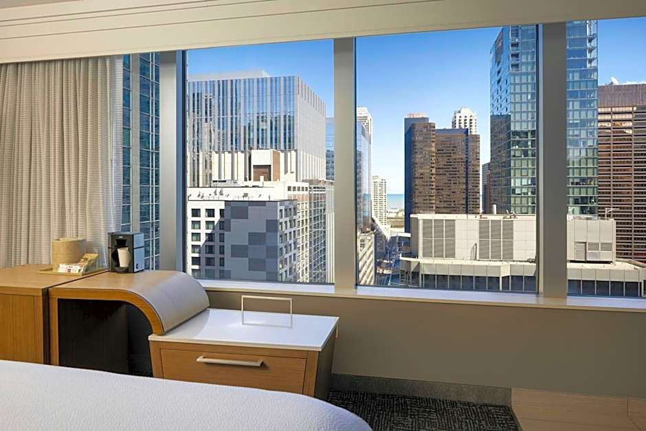Courtyard by Marriott Chicago Downtown/Magnificent Mile