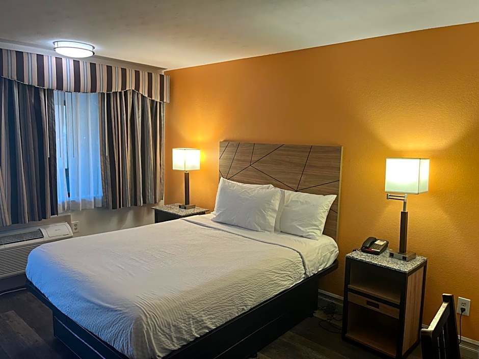 Howard Johnson by Wyndham Malden Boston Area