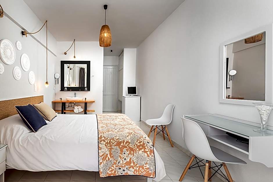 Mrs Chryssana Beach Hotel