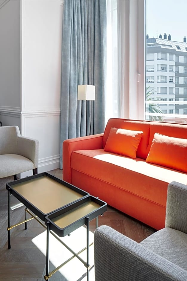 Photo 1 of 8 of Junior Suite, City View