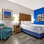 La Quinta Inn & Suites by Wyndham NE Long Beach/Cypress