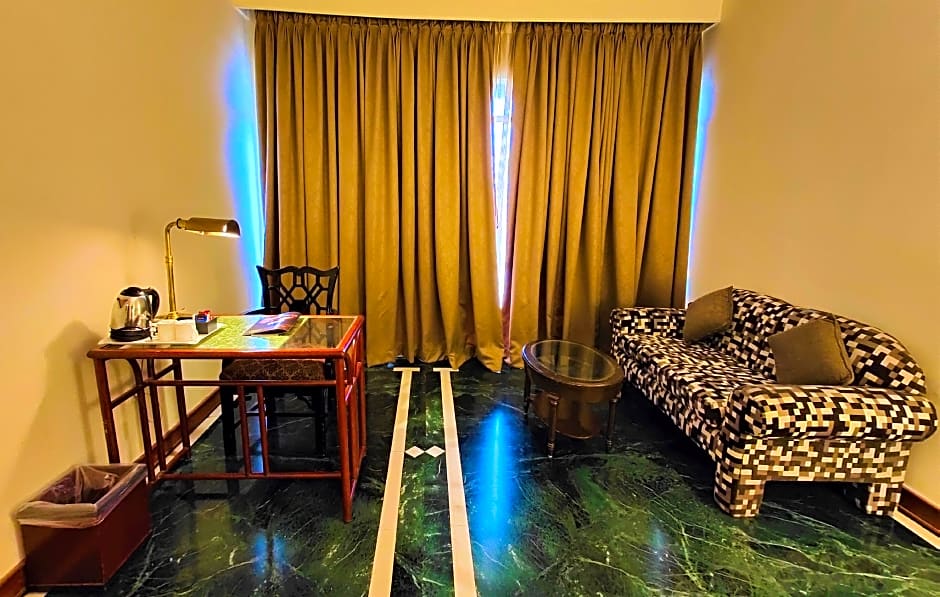 Hotel Tuli International