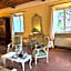 Villa La Dogana B&B di Charme - Historic Villa with a beautiful garden - private parking