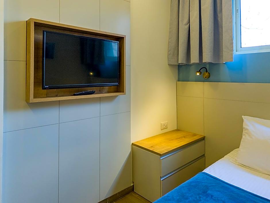 Shlomtzi Hotel