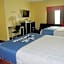 Days Inn & Suites by Wyndham Augusta Near Fort Eisenhower