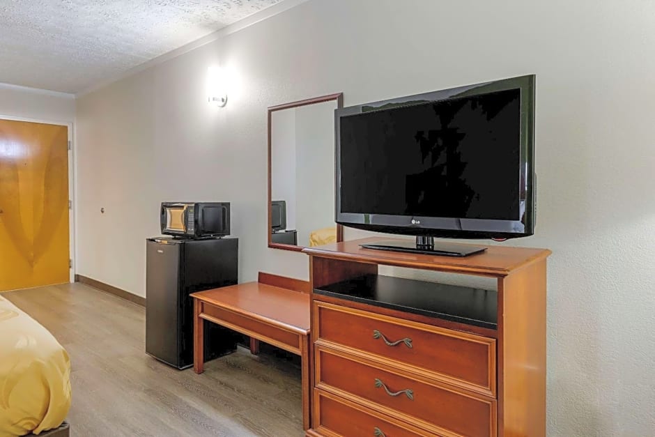 Quality Inn - Roxboro South