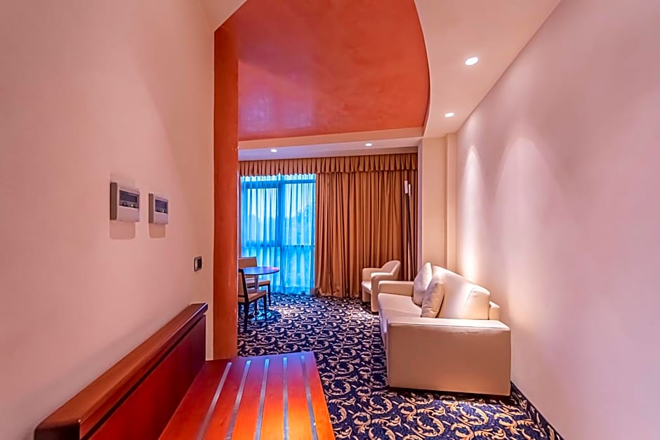 Dado Hotel International