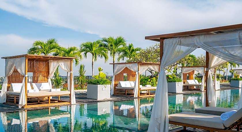 Cross Paasha Bali Seminyak