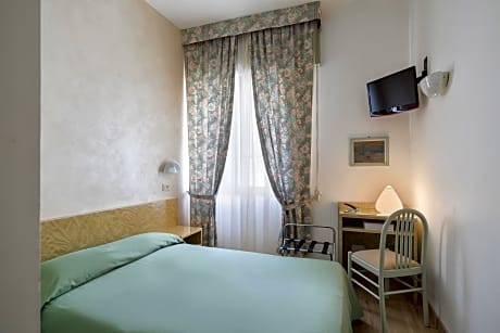 Economy Double Room with Semi-Double Bed