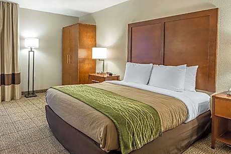 Queen Room - Accessible/Non-Smoking
