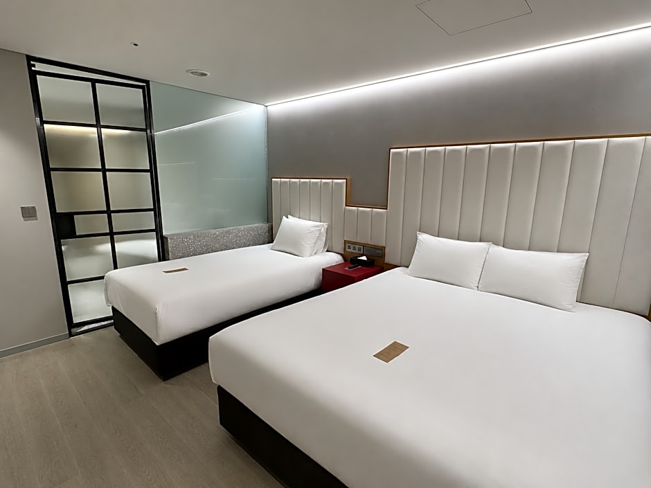 L7 CHUNGJANG by LOTTE HOTELS, formerly Ramada Plaza by Wyndham Chungjang