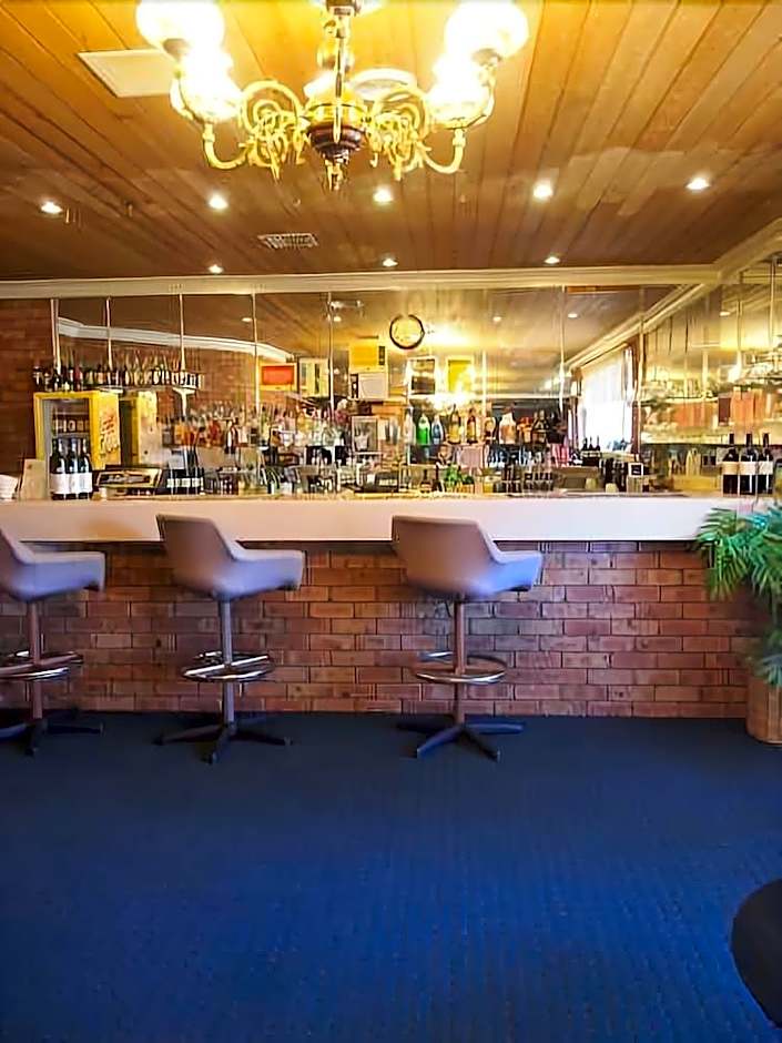 Cobar Town & Country Motor Inn