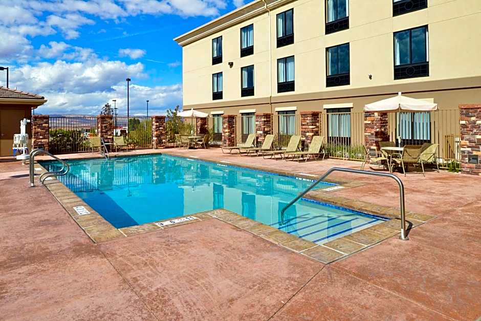 Holiday Inn Express & Suites Page Lake Powell Area By IHG