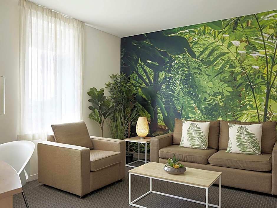 ibis Melbourne Hotel and Apartments