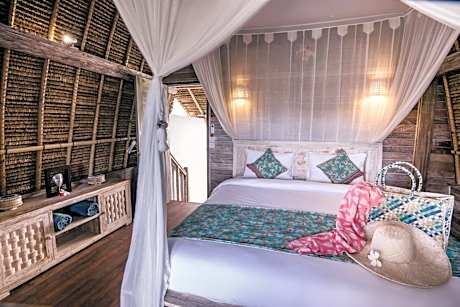 Standard Huts Ocean View