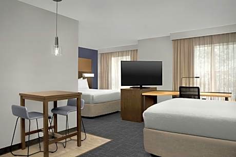 Studio with Two Queen Beds and Roll-In Shower - Mobility and Hearing Accessible