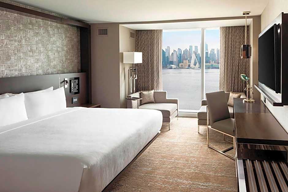 Envue, Autograph Collection