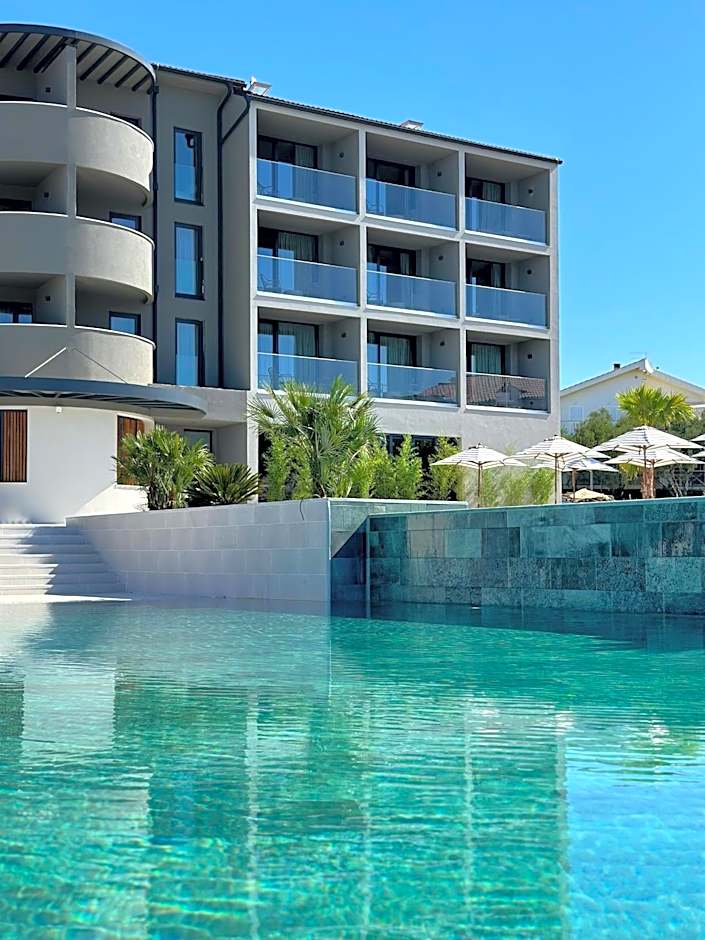 Molum Hotel & Residences