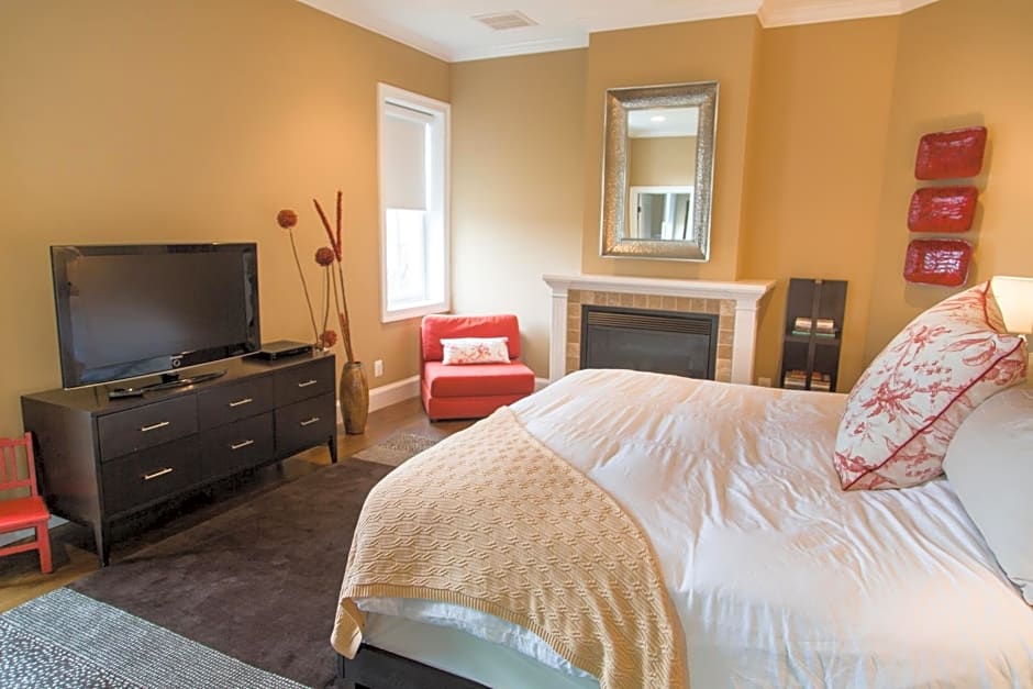 Suites at 249