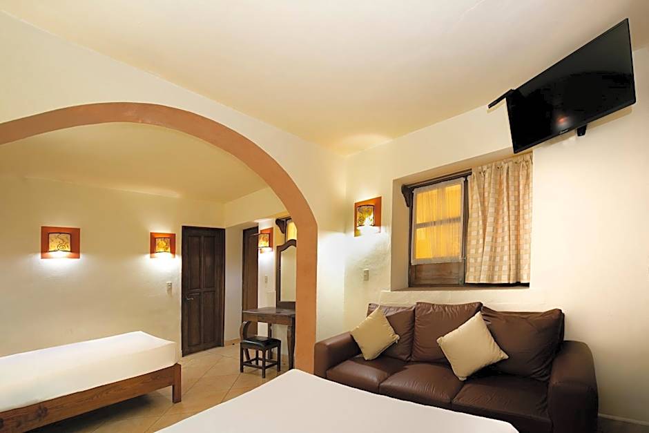 Hotel Casa del Virrey & Suites