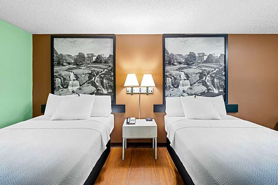 Super 8 by Wyndham Gaffney