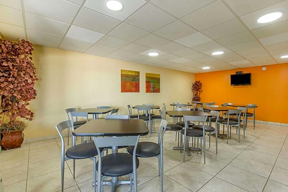 Econo Lodge Fort Knox