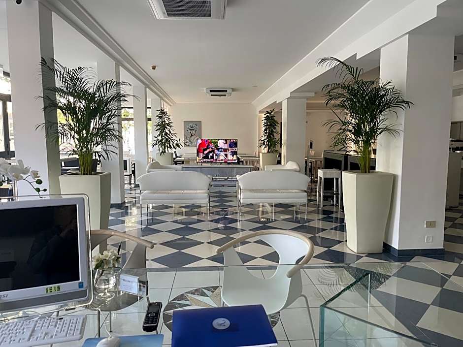 Hotel Athena