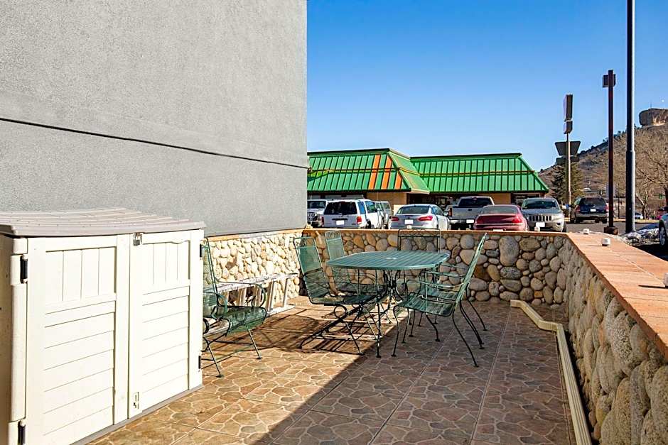 OYO Hotel Castle Rock CO Downtown