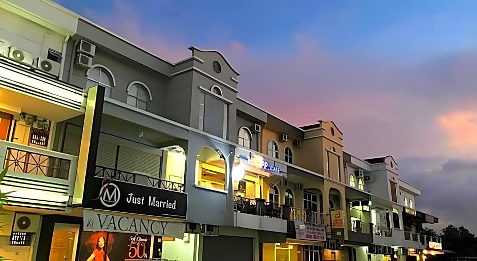 Lintas Plaza Hotel